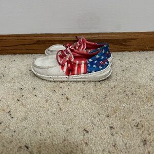 Kid's Size 11 USA Hey Dudes